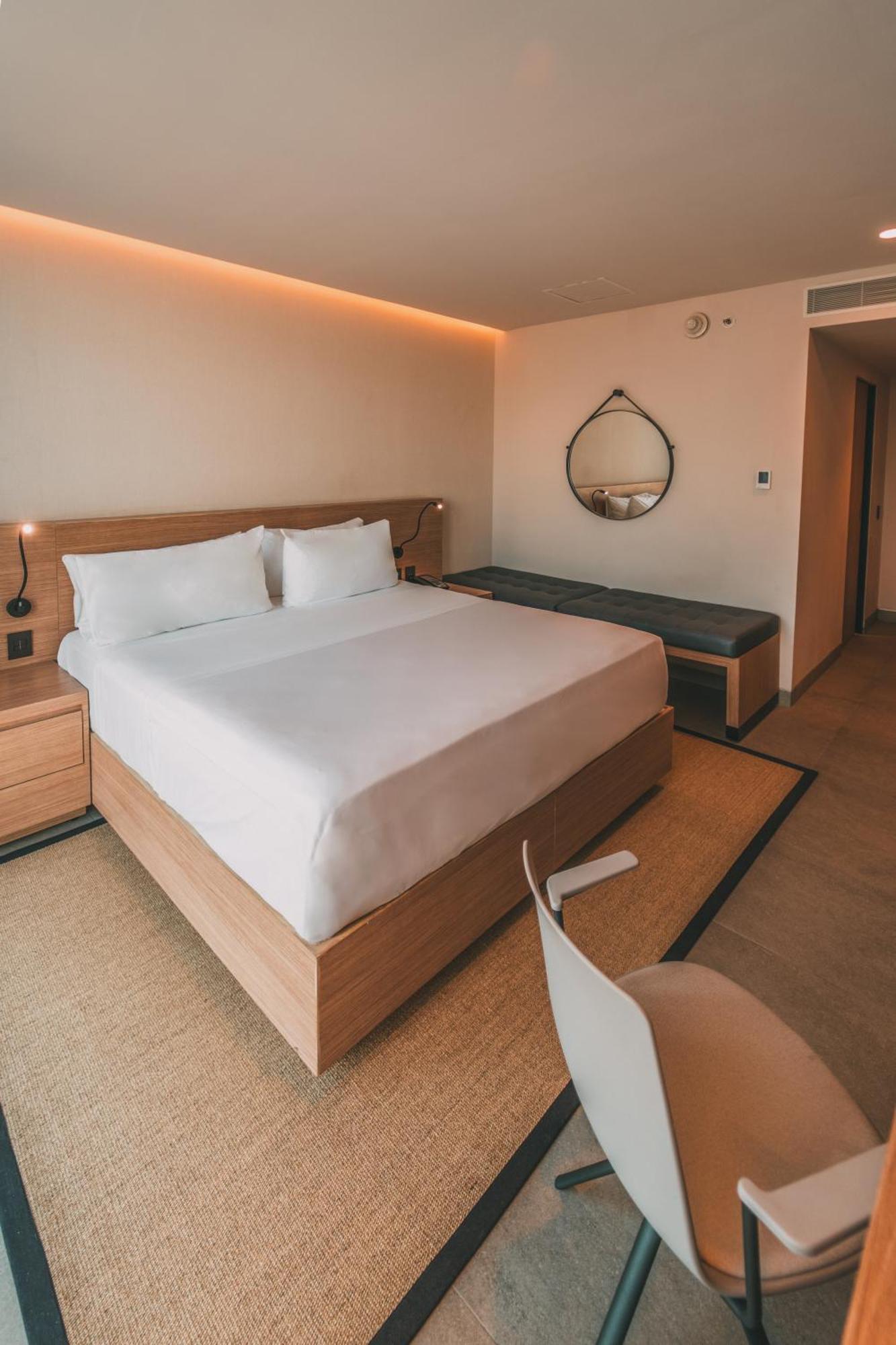 Aken Mind Merida Hotel エクステリア 写真